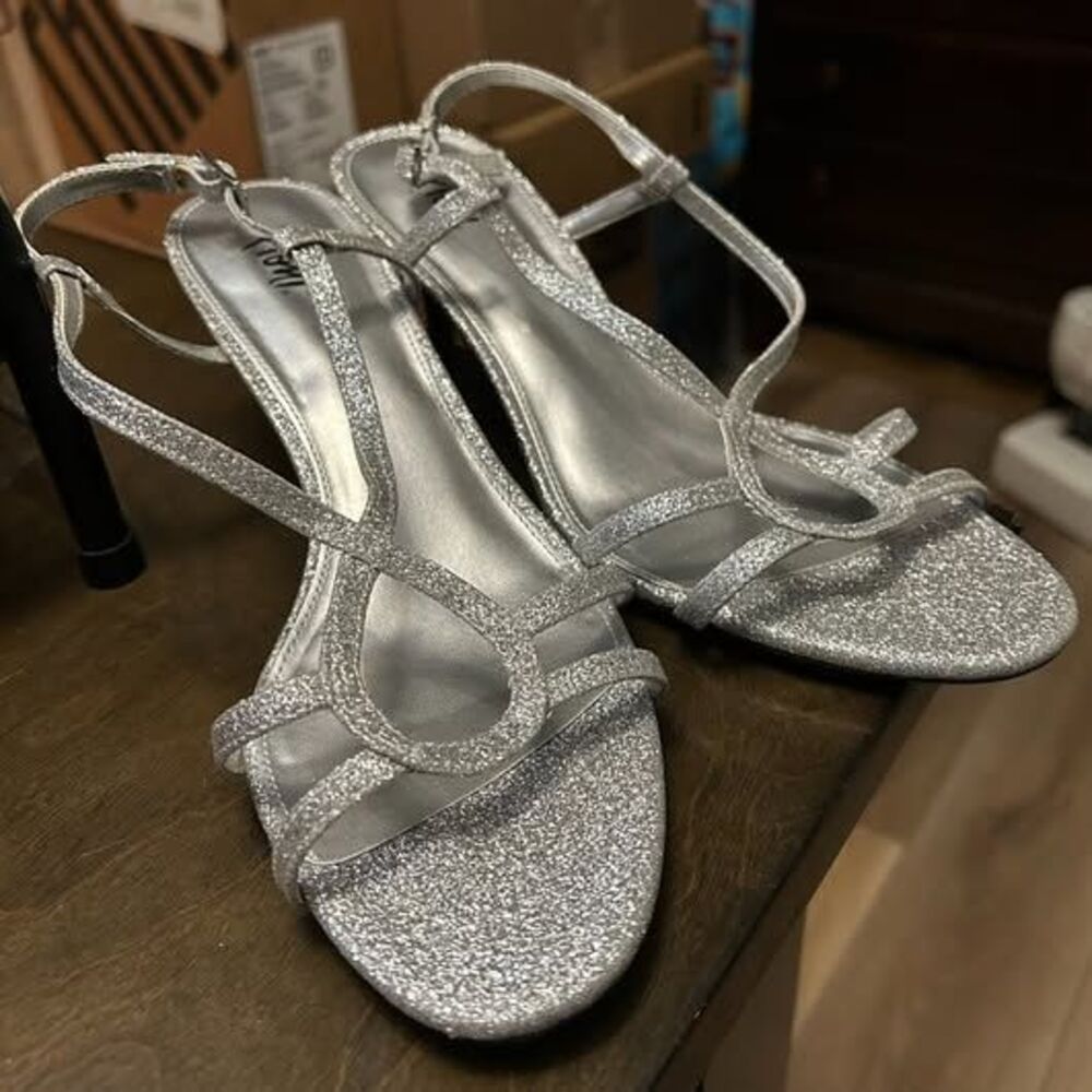 Womens Fioni Night Silver Glitter Sparkle Open-Toe Buckle High Heel Shoe Size 8W